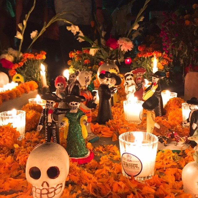 ペーパーオフレンダ死者の日立体祭壇 - ＊メキシコ刺繍と雑貨中南米雑貨ショップ＊ リャマリャマ