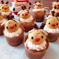 簡単クリスマスマフィン🎄ホットケーキミックスでサンタとトナカイを作ろう🎅