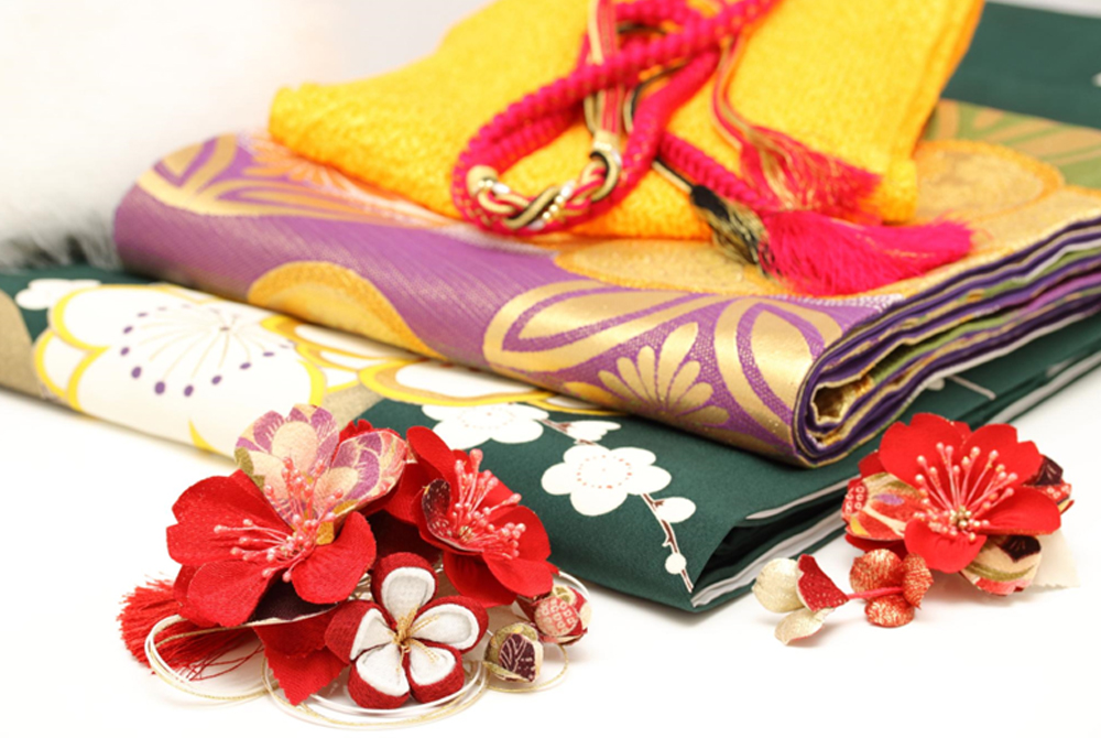 結婚式 お呼ばれ振袖 選ぶポイントとマナー、選び方をわかりやすく説明 実例紹介きものレンタリエのきもの豆知識