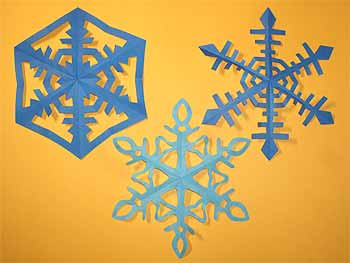 クリスマス 切り紙で簡単に作れる「ポインセチア」-折り紙 ASOPPA！レシピ - あそっぱ