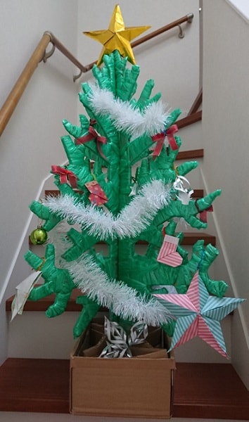 ダンボールで手作りできるクリスマスツリーの作り方Craftie Style
