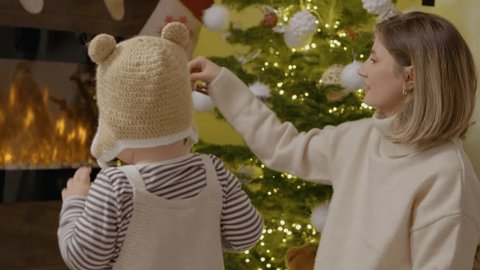 171,300点を超えるクリスマスツリーの映像素材とロイヤリティフリー映像 - iStockサンタクロース, クリスマスの飾り, もみの木