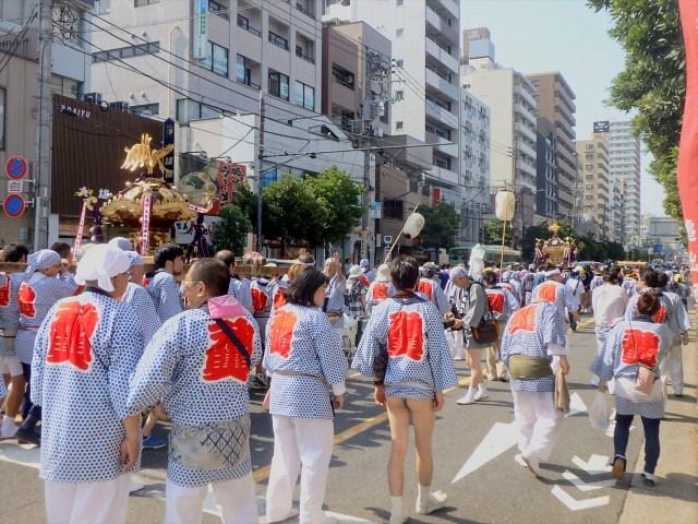 こんにゃく神輿が出御し盛り上がる「亀戸香取神社例大祭」Journal4