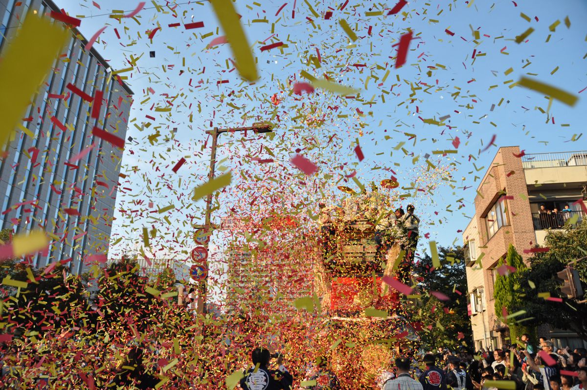 舞い散るカラフルな紙吹雪 イラスト素材6427535- フォトライブラリ