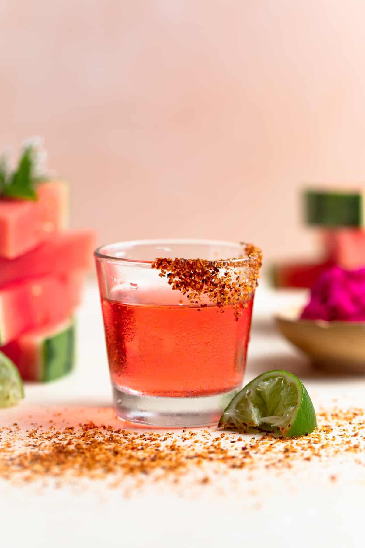 泉里香 無邪気な“キャンディーショット”に反響「これは反則です」「透明感の塊」 - スポニチ Sponichi Annex 芸能