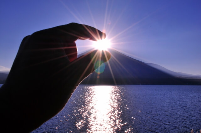 シウマの待ち受け効果とは?開運目指すなら朝日 初日の出 の待ち受けがオススメ!占い師情報館