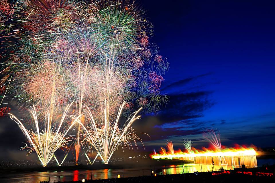 花火大会でおなじみの「スターマイン」を解説！実は“花火の名前じゃない”!? - 花火大会2025 - ウォーカープラス