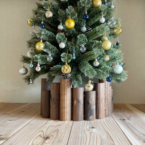 クリスマスツリー 足元隠し スカート 100cm クリスマス 装飾 カバー 目隠し 脚隠し 足元隠し ツリー 土台隠し 円形 オーナメント 飾り雪仕様 白 プレゼント ラッピング 贈り物 送料無料 レビュー高評価15時迄のご注文・決済確定で当日発送The Perfect Sports