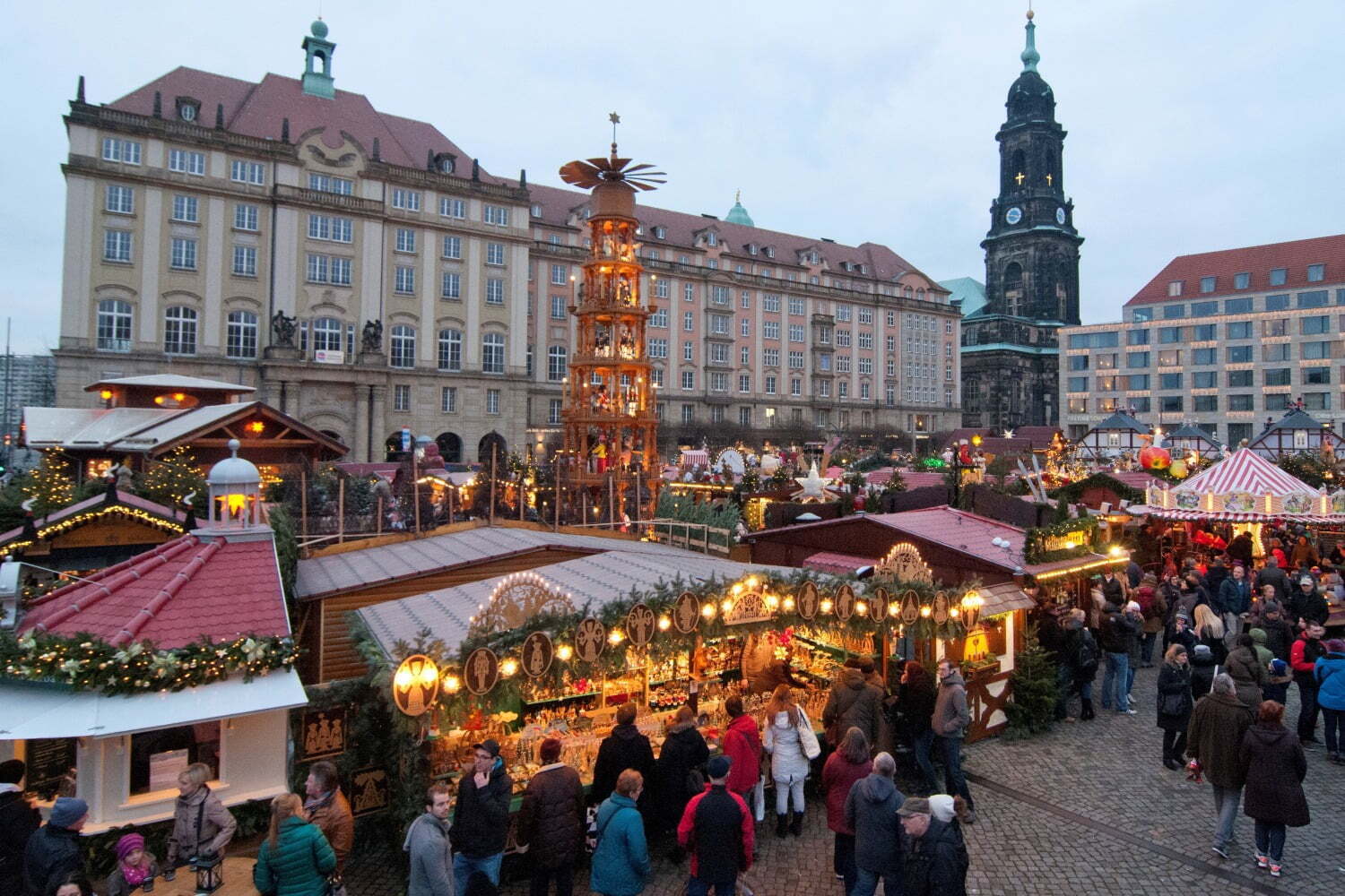 レポ 東京クリスマスマーケット2024in神宮外苑♪グルメと雑貨の見どころ！ - 還暦からの素敵旅60代のための海外＆国内旅行ガイド