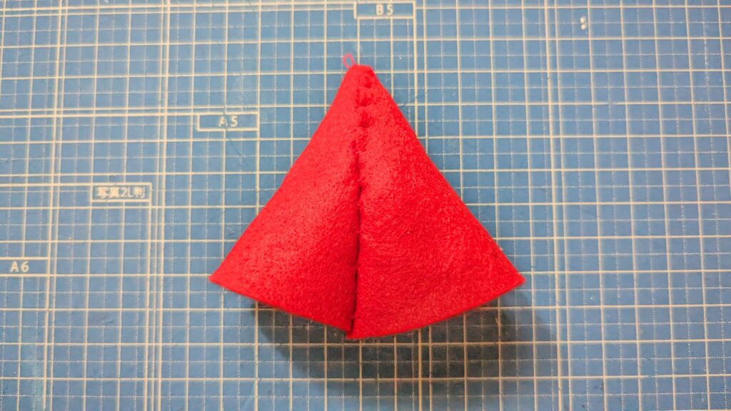 フェルトで作るサンタ帽子 Vol.2 無料型紙＆作り方 手作りおままごと手芸＊あまなつのフェルトキッチン＊