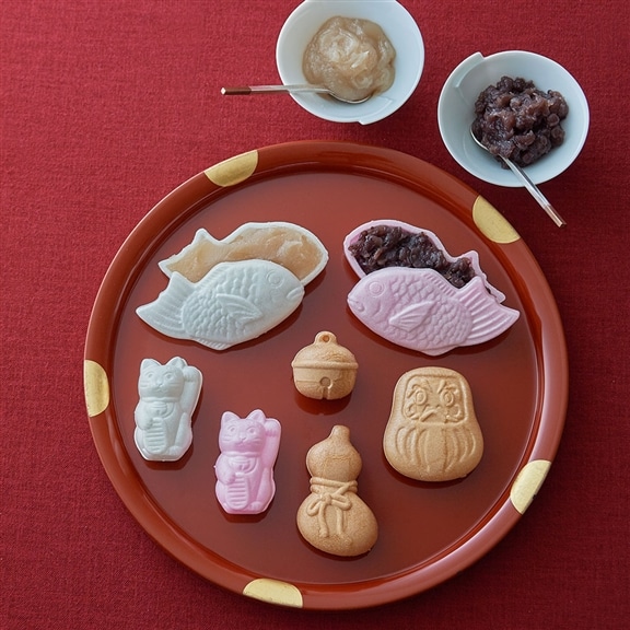 ネットでお取り寄せ！グルメコラムかわいいヘビが大集合！ 2025 干支モチーフの“迎春スイーツ”8選TOKYU FOOD SHOW東急百貨店の“おいしい“にまつわる情報をまとめて発信するポータルサイト