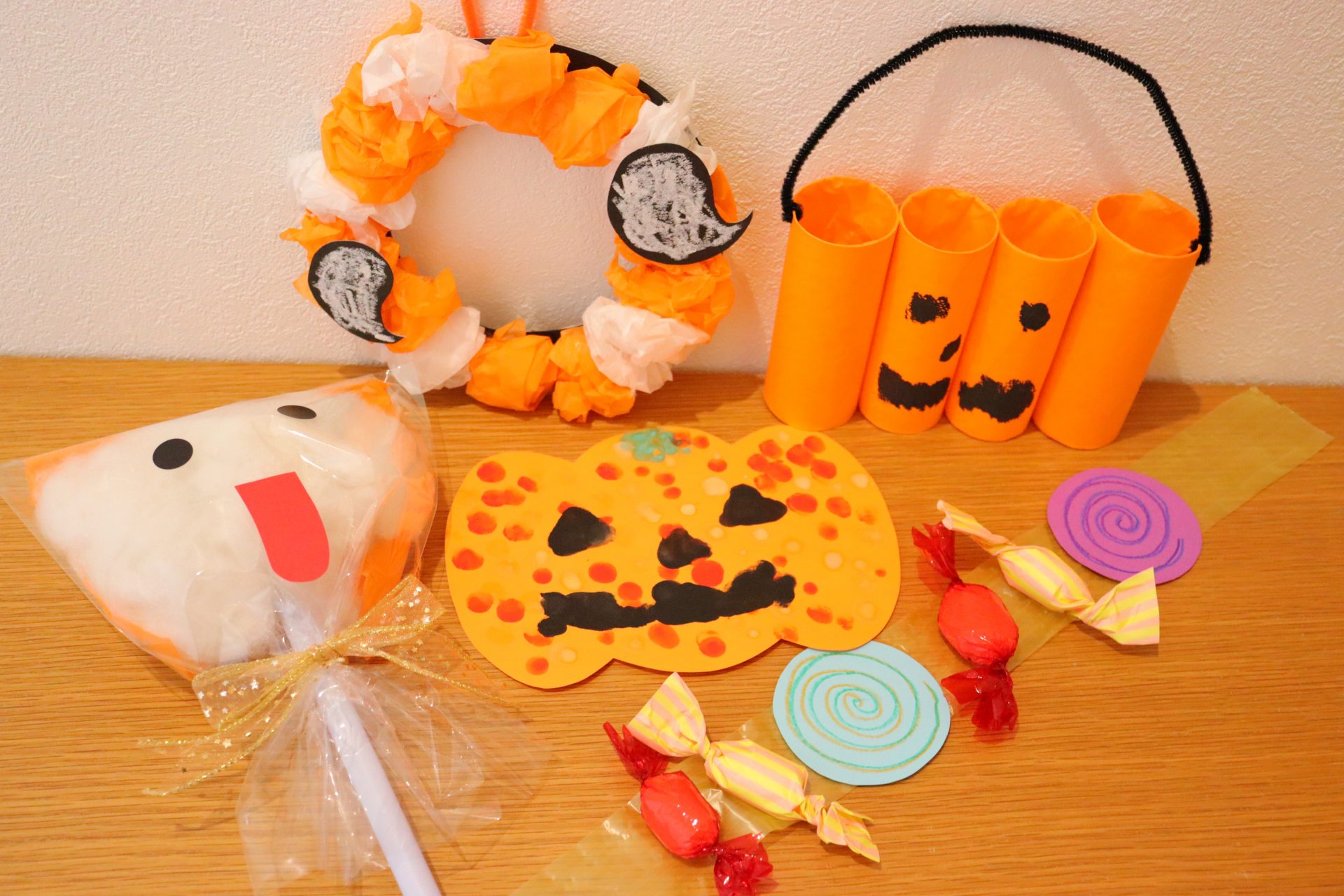 10月 2歳児にピッタリのハロウィン製作5選！ バッグやリースなど保育士を応援する情報サイト 保育と暮らしをすこやかに ほいくらし