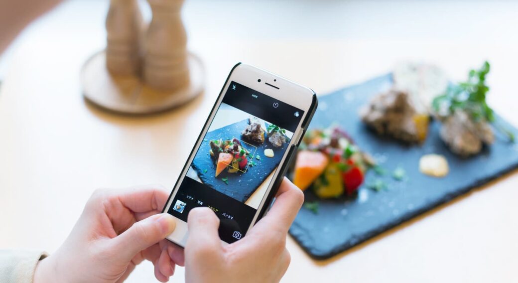 お花の撮り方：鏡を使っておしゃれに撮影するテクニック