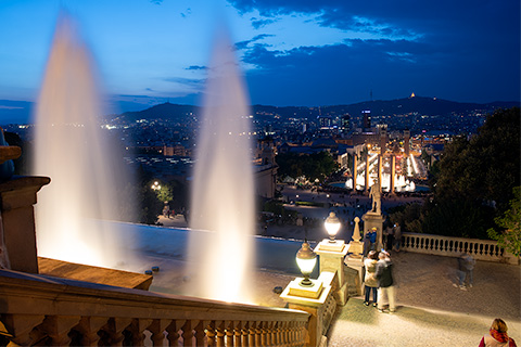 バルセロナのマジカ噴水・魔法の噴水ショ