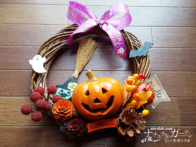 100均素材でハロウィン飾りのリースをおしゃれに作るコツを紹介
