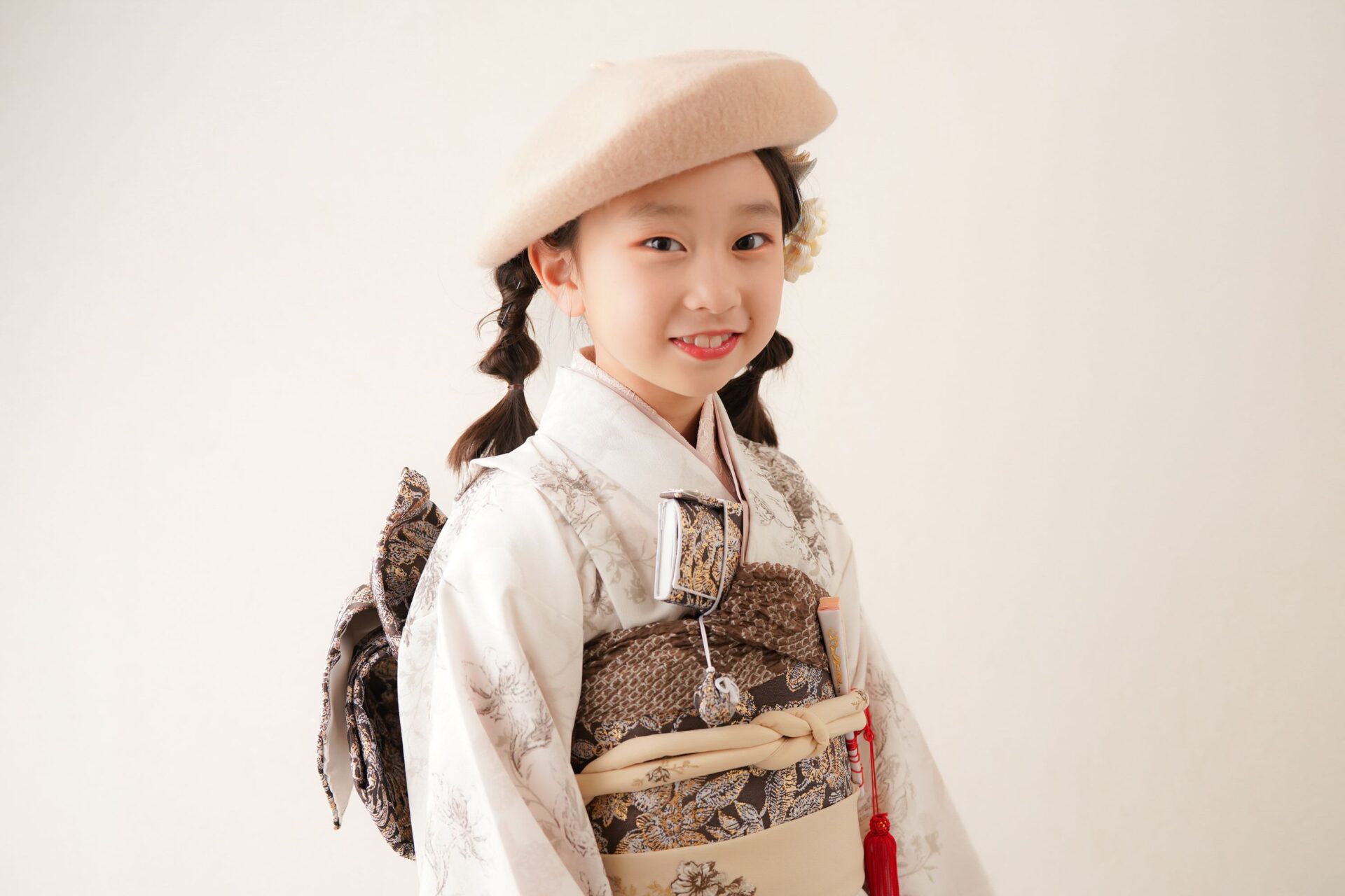 2025年最新版 7歳の七五三におしゃれで可愛い髪型20選！35スタイルを紹介 - 七五三,成人式,フォトウエディングの撮影なら阿部写真舘 茨城プレイアトレ土浦店へお任せ