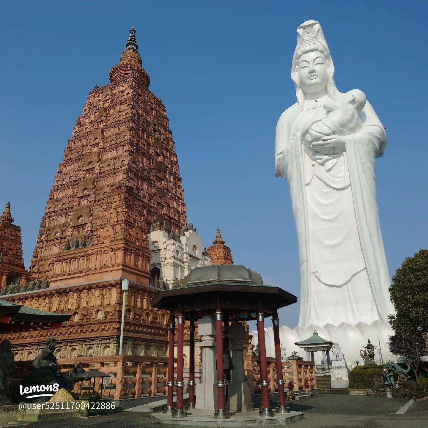 成田山久留米分院「日本最大級の救世慈母大観音像をシンボルとした成田山久留米分院」の写真素材94963697- PIXTA