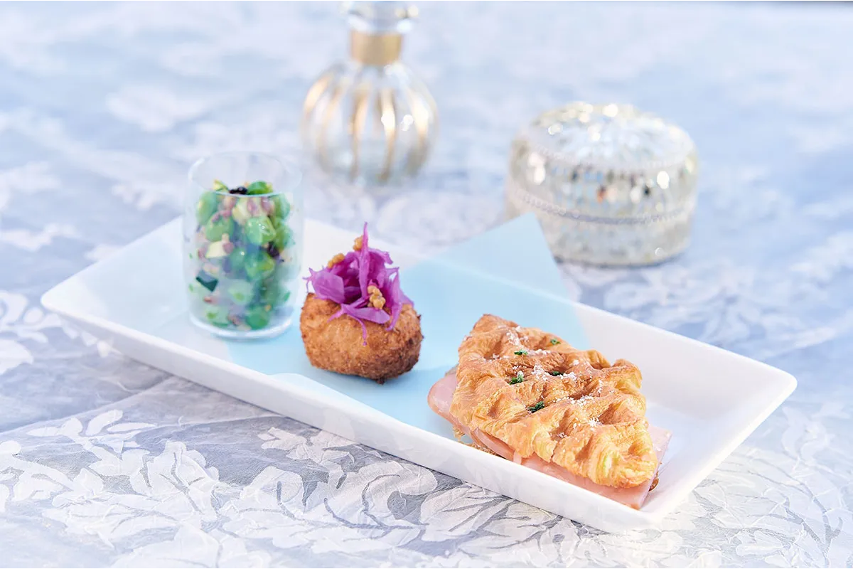 大宮で初開催！『サムシングブルー・アフタヌーンティー』“しあわせを呼ぶ”結婚式場ならではの“おまじないスイーツ”2023年4月19日 水 ～7月3日 月 販売株式会社ツカダ・グローバルホールディングのプレスリリース