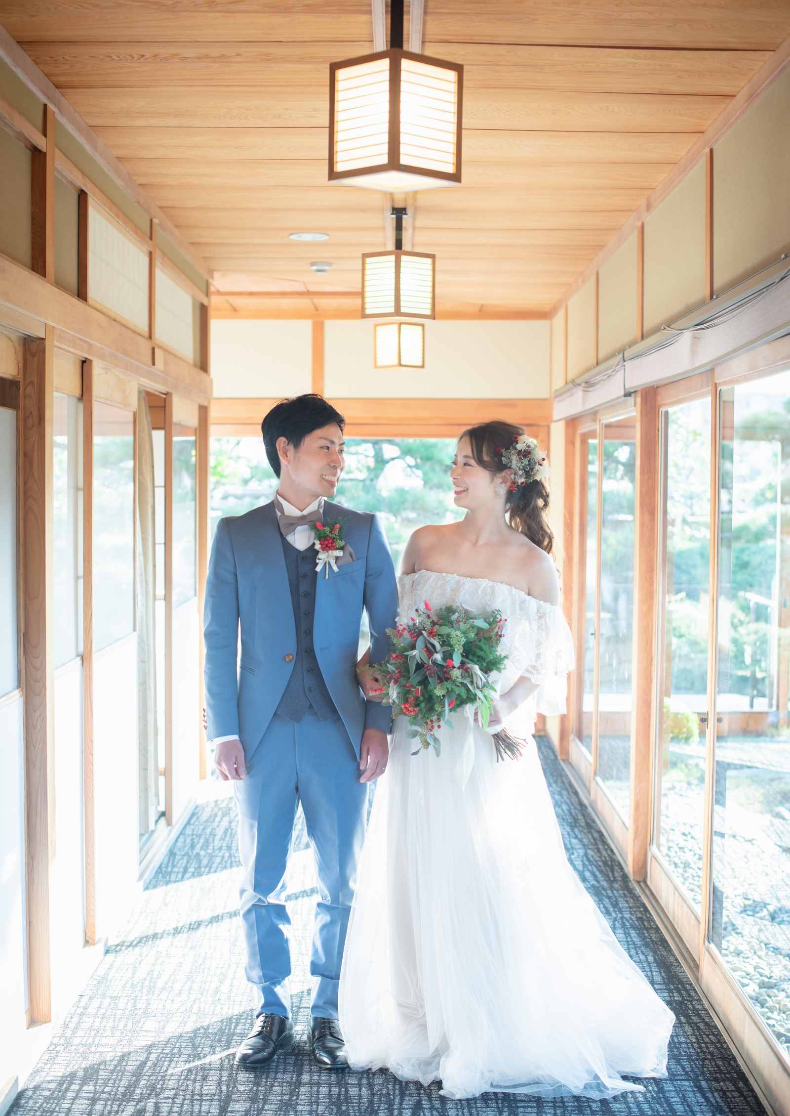 先月結婚発表の高城れに、クリスマスの街並みを満喫するオフショット公開！「クリスマス気分炸裂！」 - スポーツ報知