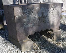 コロナ禍で生まれた新しい寺社での癒やし「花手水 はなちょうず 」とは - LIVE JAPAN日本の旅行・観光・体験ガイド