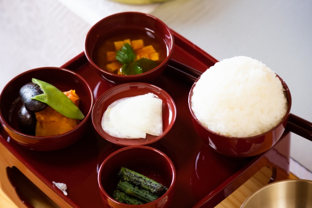 春分の日や秋分の日とは、いつ？お彼岸のぼたもちとおはぎの違いカゴメ株式会社