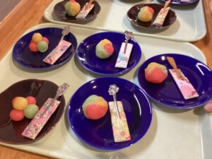 敬老の日デザート特別養護老人ホームさわたりの郷新潟県燕市社会福祉法人つばめ福祉会介護福祉さわたりの郷老人ホーム特別養護老人ホーム調理師管理栄養士施設ごはん施設ご飯おやつ今日のおやつ手作りおやつ調理師募集中新卒採用