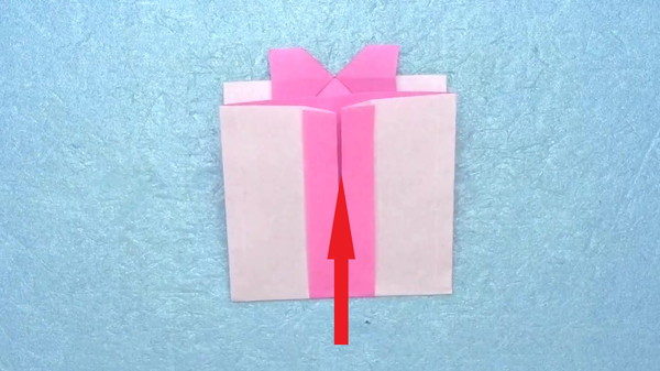 プレゼントにぴったり！折り紙でできる簡単ラッピング「ピロー型」の包み方 ASOPPA！レシピ - あそっぱ