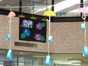 ６月梅雨バージョン壁面・ゲーム・てるてる坊主 – デイサービス ロ・スカーロあおまだにブログ – 医療法人 神明会