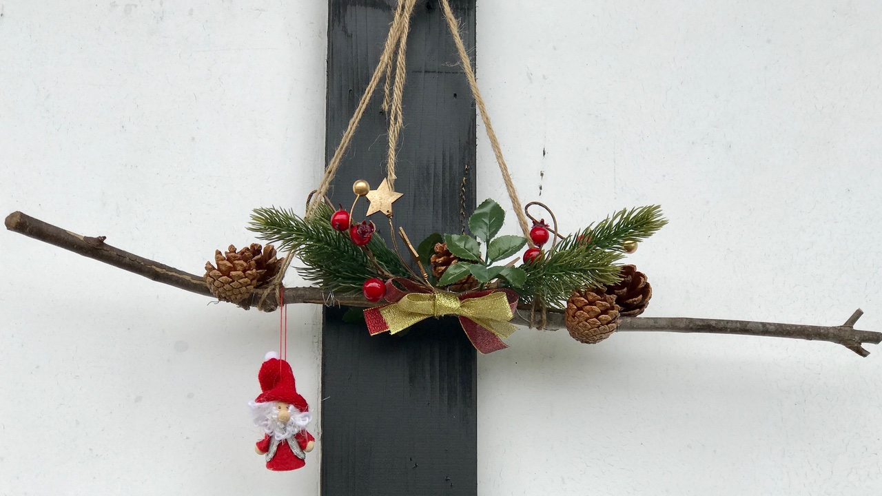 松ぼっくりのクリスマス工作特集。ツリー・リースなど子どもと一緒に作れる簡単アイデア自作・DIYBE-PAL キャンプ、アウトドア、自然派生活の情報源ビーパル