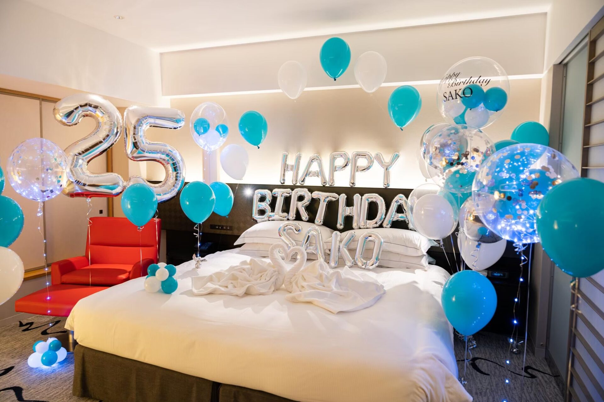 タオルアート ベッドアート 誕生日 サプライズ サプライズバースデー 誕生日サプライズ サプライズプレゼント 記念日 誕生日飾り付け 誕生日おめでとうカップルフォト カップルフォト倶楽部 京都ホテル hotelmuso kyotohotel ホテルバースデー ハッピーバースデー