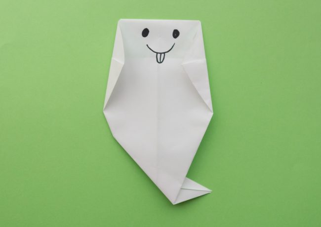 ハロウィンの簡単な折り紙アイデア14選！ 3歳児・ねこ・かぼちゃ・コウモリ・おばけ・魔女・キャンディ保育士くらぶ