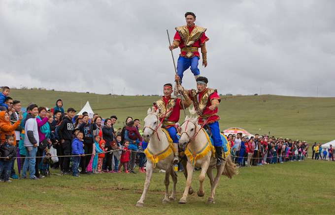 モンゴル夏の名物、ナーダムってなに