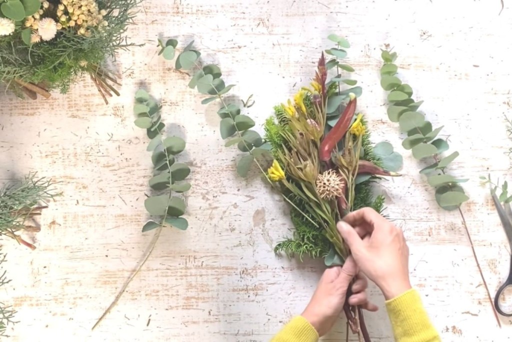 クリスマスからお正月まで使えるスワッグアレンジ術三菱電機 CME CLUB MITSUBISHI ELECTRIC