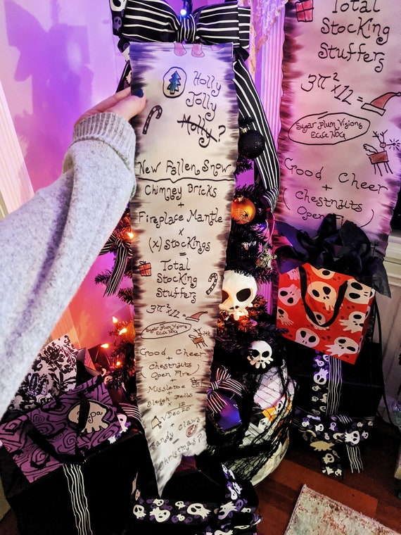 今年も良い子のリストに僕の名前はありませんでした ＊ サンタさんアマゾンの欲しいものリスト全部ください ＊ ○○————————————📍東京ディズニーランド：ファンタジーランド 📸@ot_yamat ⚙️Olympus EM-5 ISO:12800 F:4.1 SS:1 30s