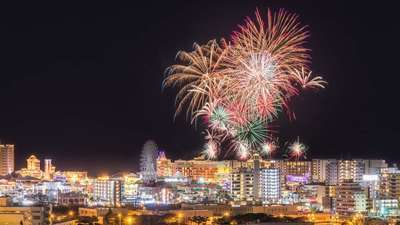 毎週土曜日に美浜アメリカンビレッジ にて打ち上げている花火についての情報です🎆 北谷花火スケジュール R6年3月3月 2日 土 20：00〜3月 9日 土 20：00〜 3月16日 土 20：00〜 3月23日 土 20：00〜 3月30日 土 20：00〜 ※天候により中止になる場合が