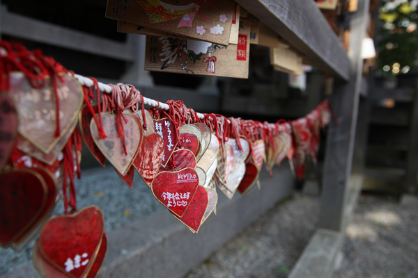 ハートマーク縁結びで話題の美瑛神社の写真素材12298855- PIXTA