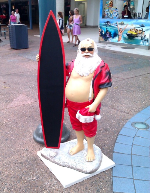 オーストラリアのクリスマス12月にサンタがサーフィンでやってくる！G'day from Down Under