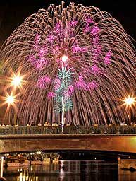 しだれ柳花火の写真素材写真素材なら「写真AC」無料 フリー ダウンロードOK