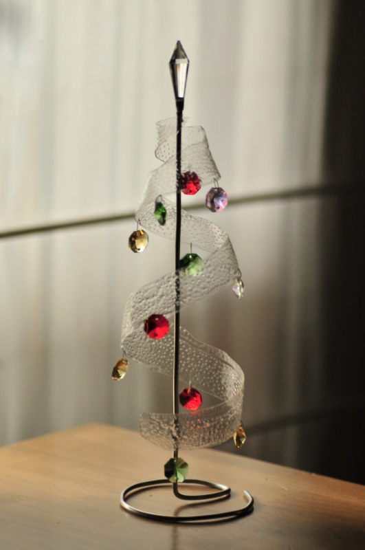 ペットボトルでクリスマス工作 「クリスマスの仲間たち」 あっというまにクリスマスイブですが、 みなさんいかがお過ごしですか？ちょっとギリギリ というかもはや本番 ！になっちゃったんですが、 今からでも手軽に作れるおもちゃを 紹介しちゃいます🎅🎄 こちら