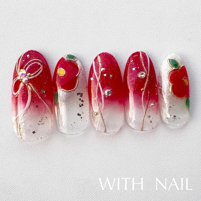 2025年の新年ネイルデザイン♡巳年の可愛らしいアート