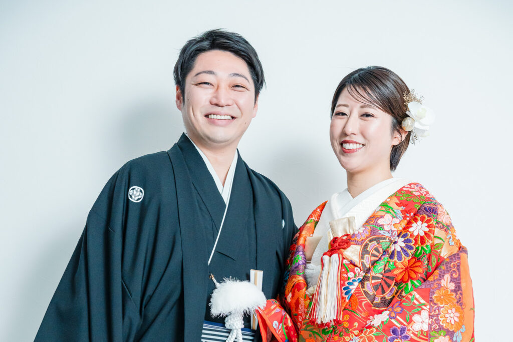 結婚式の席にぴったり50代のショート髪型アレンジ