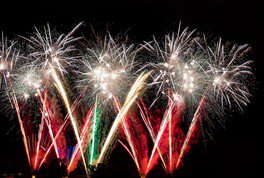 2025年 神奈川の花火大会8選！大迫力の花火とお祭りを楽しもうたびらい観光情報