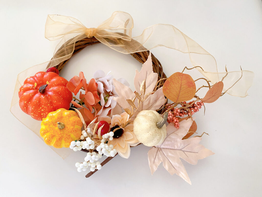 １００均ＤＩＹ 簡単なハロウィンリースの作り方