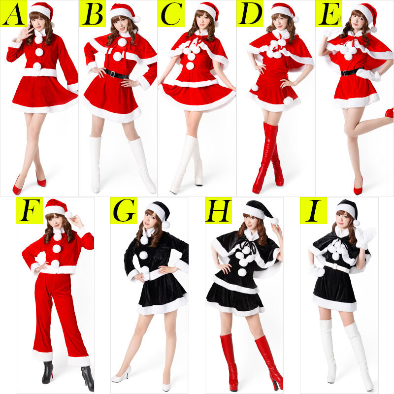 サンタの格好をしてプレゼントを運ぶ女性 11038014291 の写真・イラスト素材アマナイメージズ