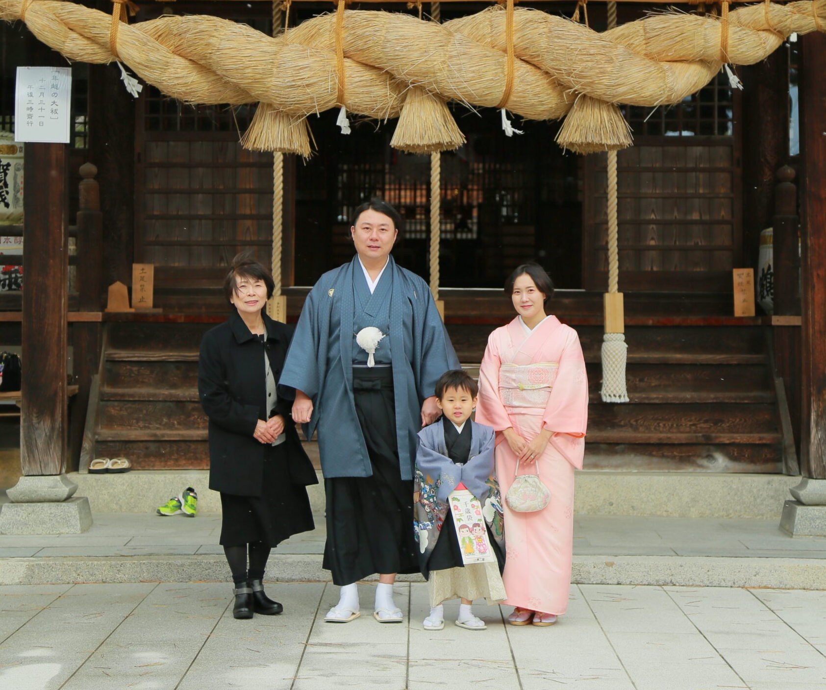 広島護国神社で、娘の七五三詣ベビーレディと松山市内をお出かけしたりハンドメイドしたり