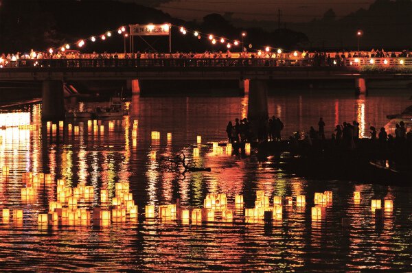 八戸新井田川流燈会 灯籠供養祭〜優しい光に包まれた祈りのひととき〜 八戸仏教会2023.8.20