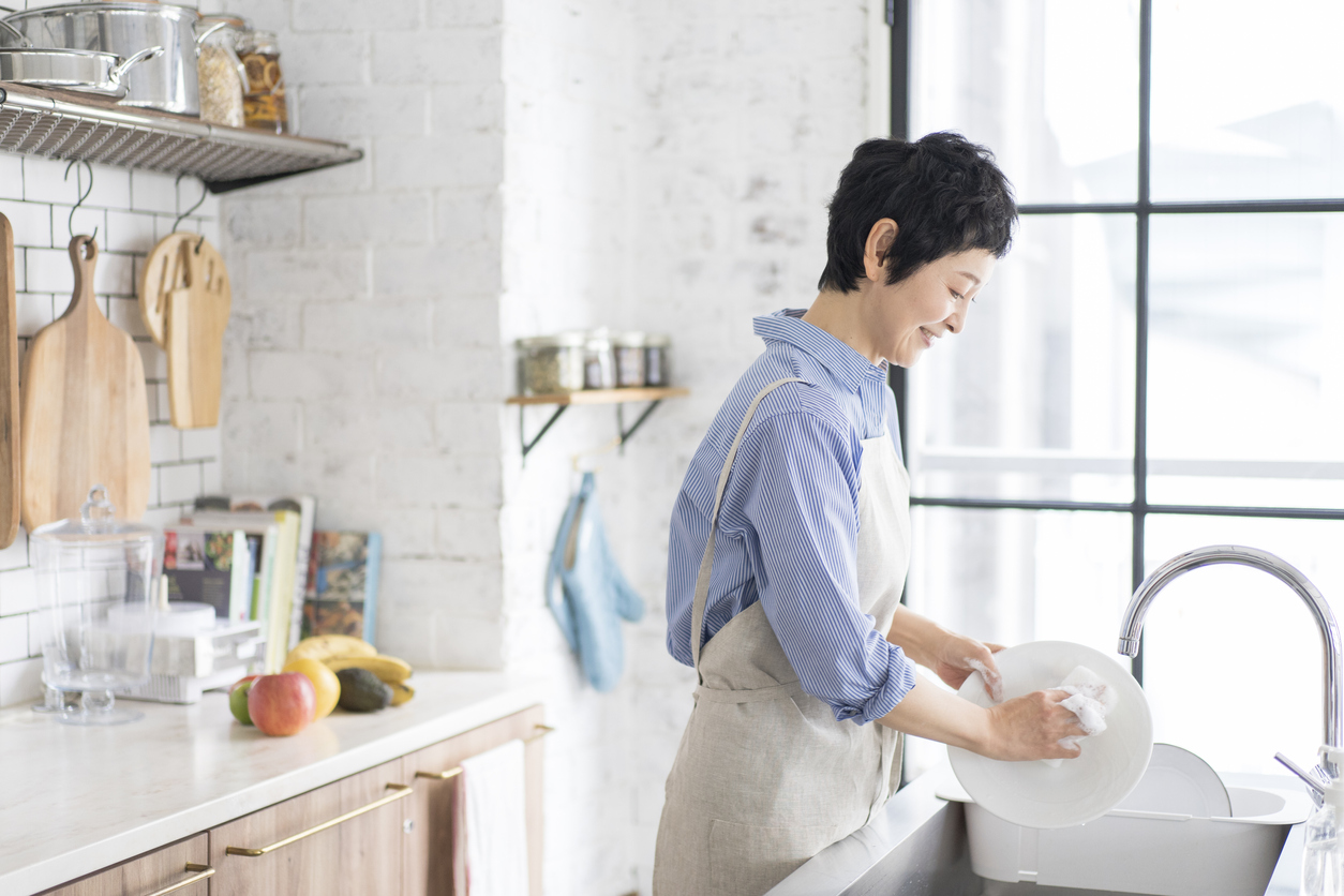 年末大掃除はいつまでにやるべき？避けたほうがいい日や進め方のコツ - 江東区でエアコン・ハウスクリーニング清掃・掃除ならアートお掃除センタ