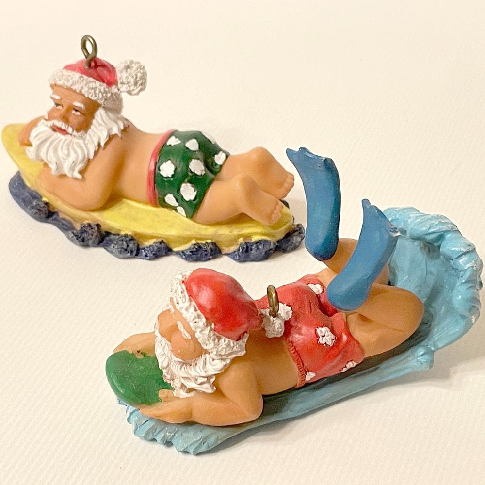 Amazon.co.jp: The Bridge Collection サーフィンサンタオーナメント - サーフボード上のビーチサンタクロース クリスマスツリーオーナメント サーファー用 : おもちゃ