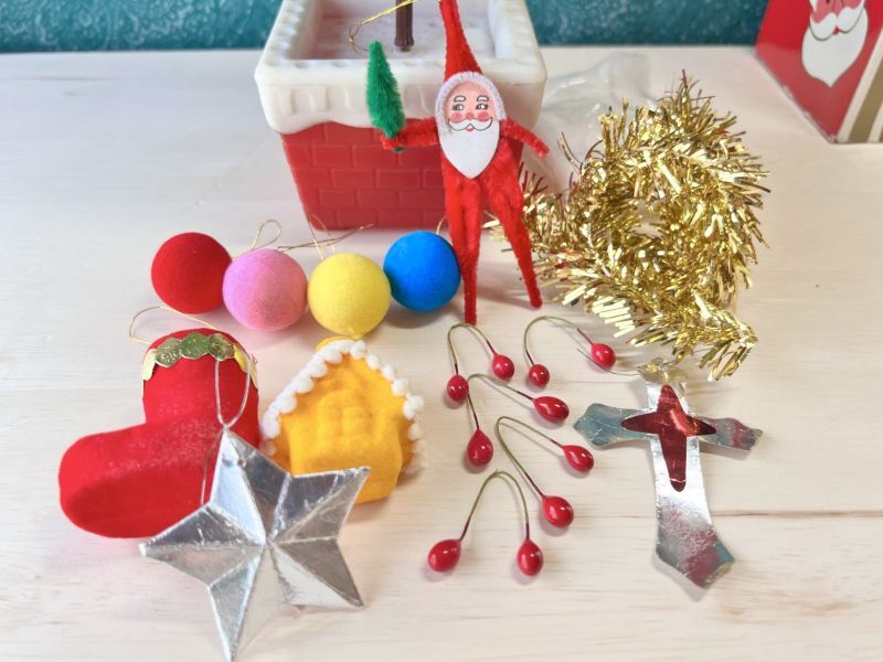 台座付きクリスマスツリーセット 卓上ツリー モールサンタオーナメント付き 30cm