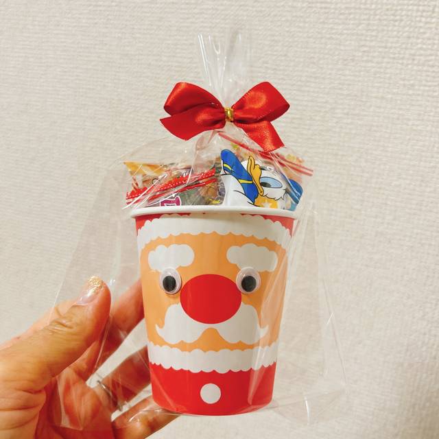 100均ラッピング 紙コップで作る簡単・可愛いクリスマスプレゼント！お菓子交換に♡ - 元気ママ応援プロジェクト